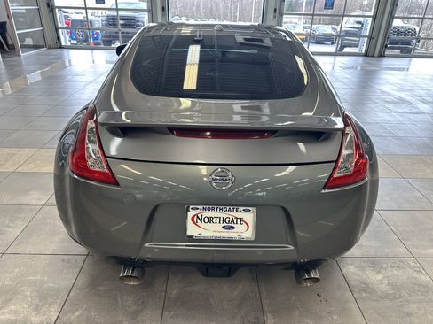 Used 2018 Nissan 370Z w/ Sport Package image 10