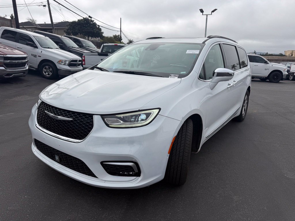 Used 2022 Chrysler Pacifica Limited FWD image 2