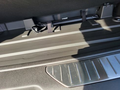 Used 2026 Chevrolet Tahoe Z71 w/ Comfort Package image 9