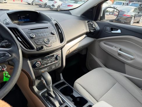 Used 2018 Ford Escape SE FWD image 30