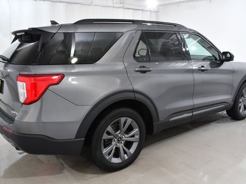 Used 2022 Ford Explorer XLT w/ Equipment Group 202A image 11