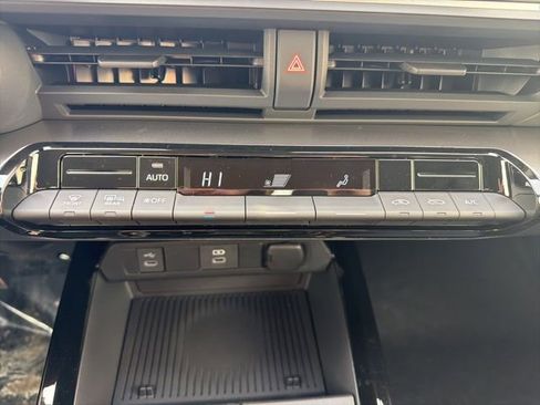 New 2026 Toyota Prius LE image 32