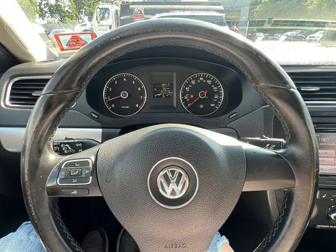Used 2014 Volkswagen Jetta SE FWD image 18