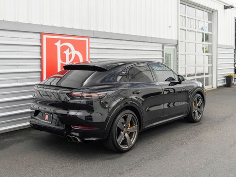 Used 2022 Porsche Cayenne Turbo S AWD/4WD image 43