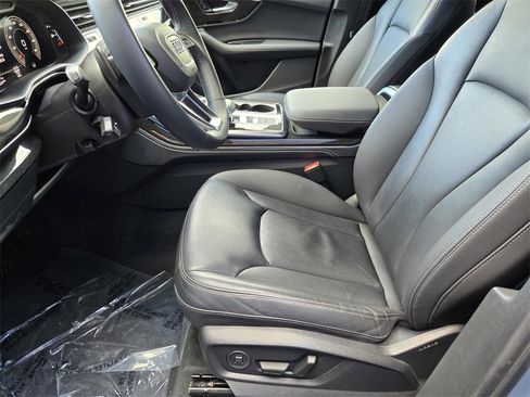 Certified 2025 Audi Q7 3.0T Premium Plus image 25