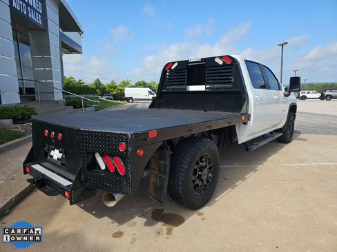 Used 2022 Chevrolet Silverado 2500 LT w/ Convenience Package AWD/4WD image 4