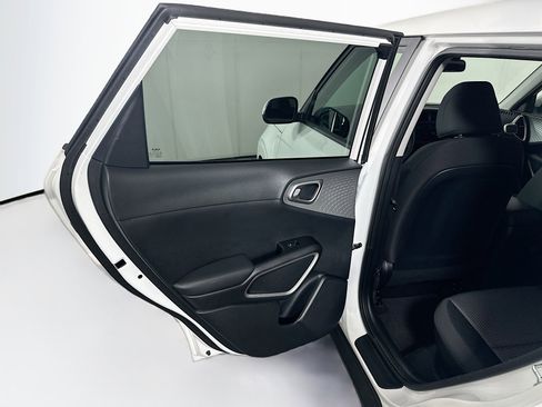 Used 2025 Kia Soul LX w/ LX Technology Package image 26