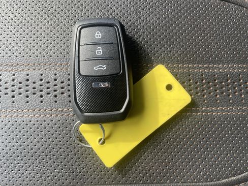 Used 2024 Chevrolet Silverado 1500 High Country w/ Technology Package image 29