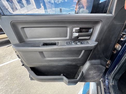 Used 2017 RAM 2500 Tradesman w/ Chrome Appearance Group image 13