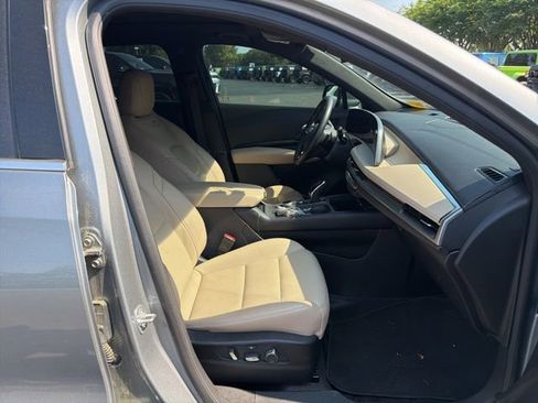 Used 2024 Cadillac XT4 Premium Luxury FWD image 11