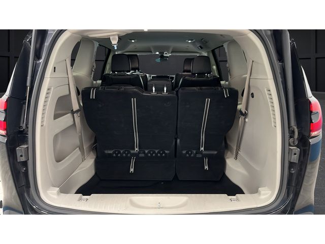Used 2024 Chrysler Pacifica Touring-L FWD image 25
