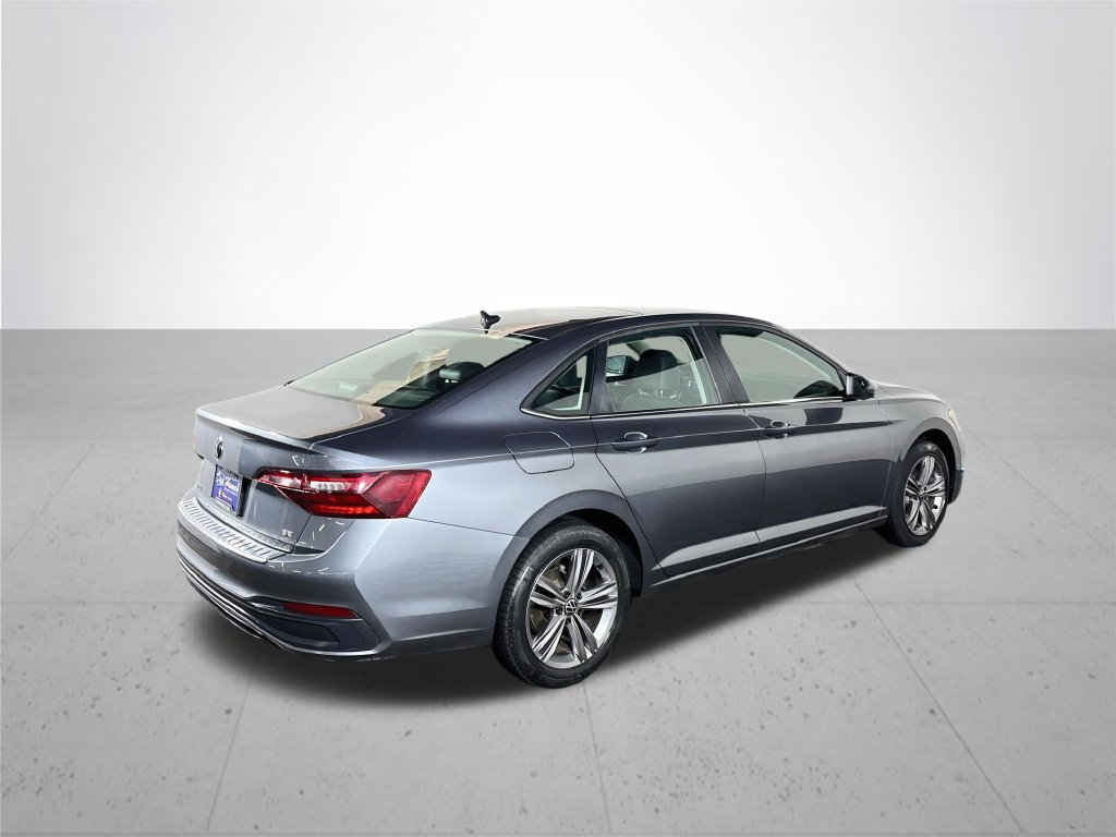 Used 2024 Volkswagen Jetta SE w/ Panoramic Sunroof Package FWD image 7