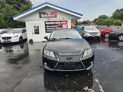 Used 2015 Lexus ES 350 w/ Luxury Package FWD image 2