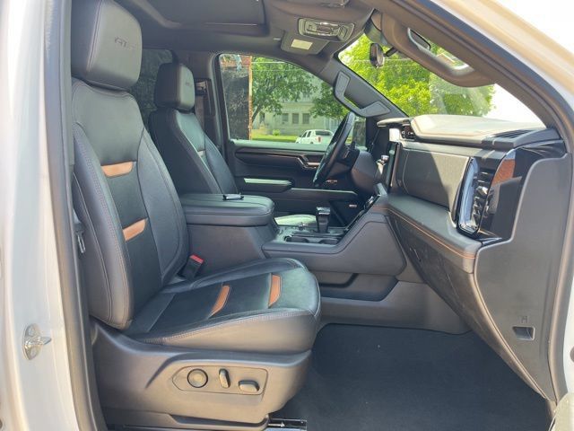 Used 2024 GMC Sierra 1500 AT4 w/ Technology Package AWD/4WD image 30
