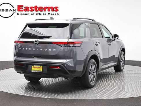 Used 2025 Nissan Pathfinder SV FWD image 5