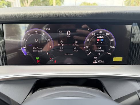 New 2026 Volkswagen Tiguan SE R-Line FWD image 28