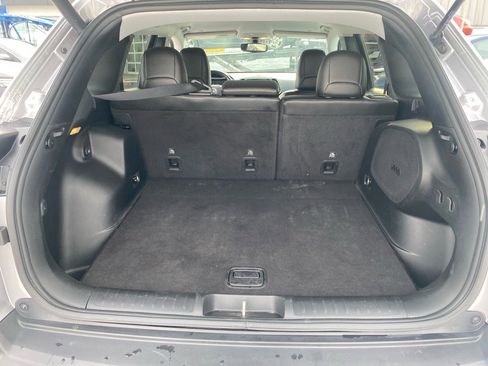 Used 2020 Jeep Cherokee Limited image 23