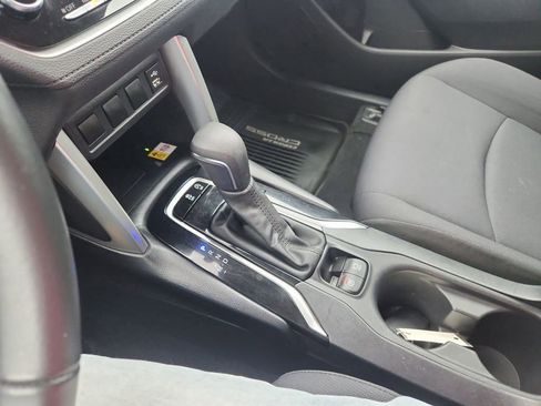 Used 2022 Toyota Corolla Cross LE image 19