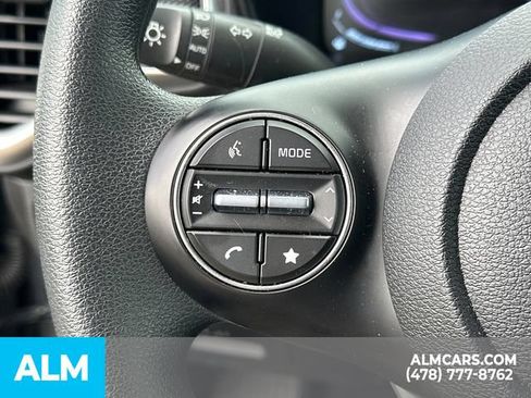 Used 2025 Kia Soul LX w/ LX Technology Package FWD image 29