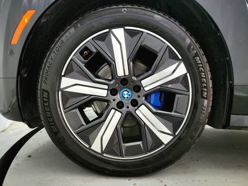 Used 2024 BMW iX xDrive50 w/ Premium Package AWD/4WD image 40