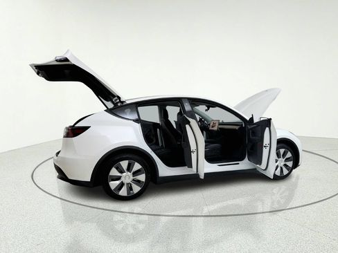 Used 2022 Tesla Model Y Long Range AWD/4WD image 14