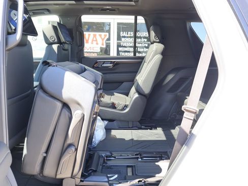 New 2026 Chevrolet Tahoe Z71 w/ Z71 Off-Road Package AWD/4WD image 30