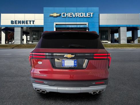 Used 2025 Chevrolet Traverse LT w/ Enhanced Driving Package FWD image 5