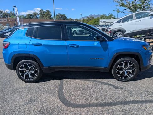 Used 2025 Jeep Compass Limited AWD/4WD image 6