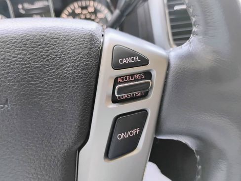 Used 2017 Nissan Titan PRO-4X w/ Pro-4x Convenience Package AWD/4WD image 13