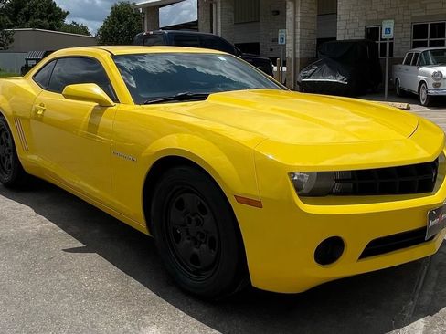 Used 2012 Chevrolet Camaro LS RWD image 2