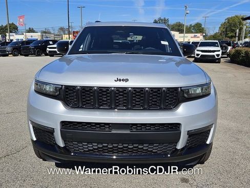 New 2025 Jeep Grand Cherokee L Limited w/ Black Appearance Package image 2