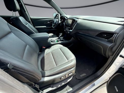 Used 2023 Chevrolet Traverse High Country FWD image 15