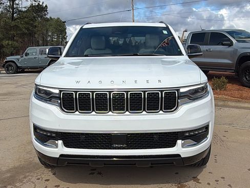 Used 2025 Jeep Wagoneer 4WD w/ Premium Group I image 3