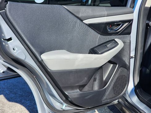 Used 2025 Subaru Outback Premium image 33