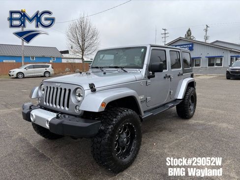 Used 2015 Jeep Wrangler Unlimited Sahara w/ Connectivity Group image 1