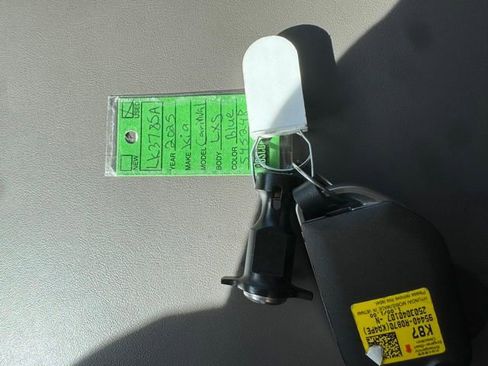 Used 2025 Kia Carnival FWD image 21