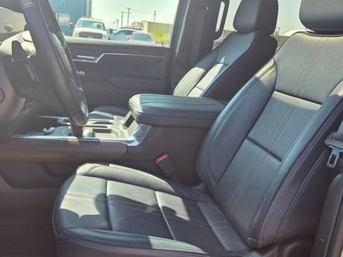 Used 2025 Chevrolet Silverado 1500 High Country w/ Technology Package AWD/4WD image 9
