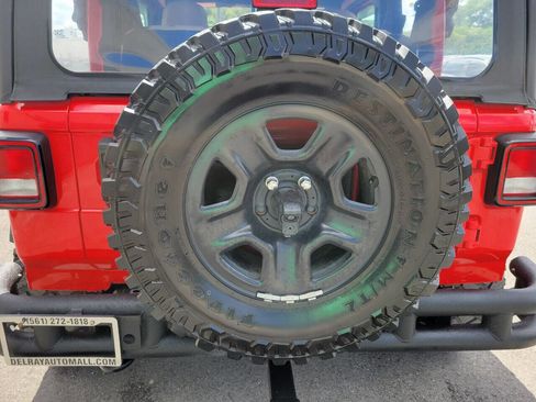 Used 2018 Jeep Wrangler Sport image 14