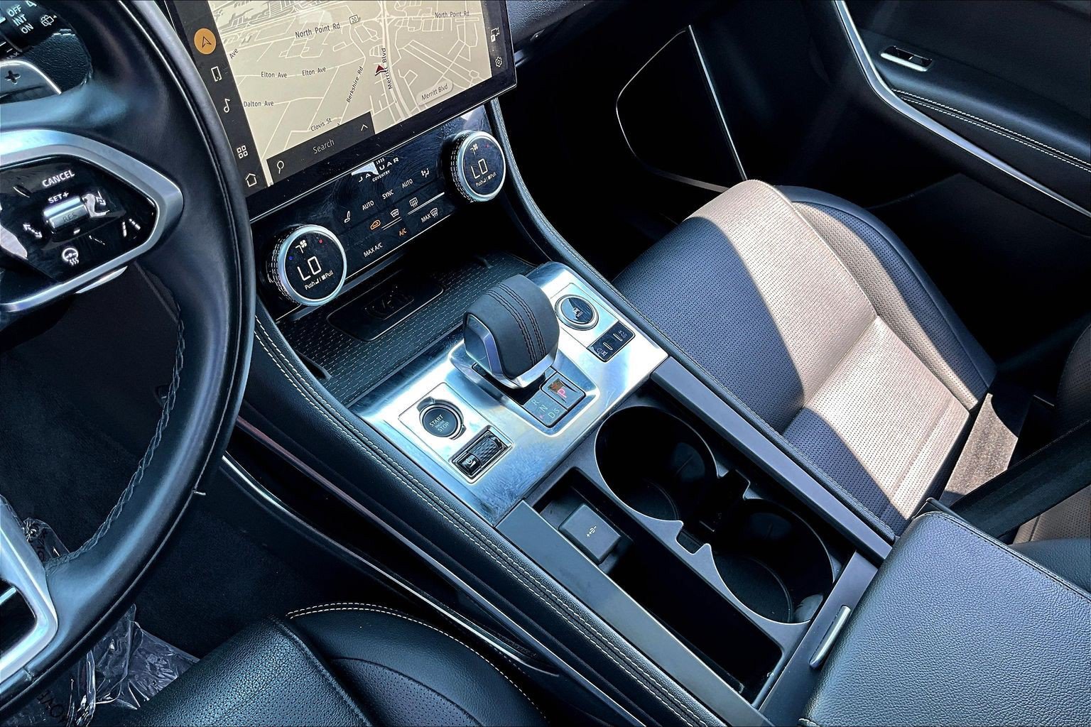 Used 2024 Jaguar F-PACE R-Dynamic S AWD/4WD image 16