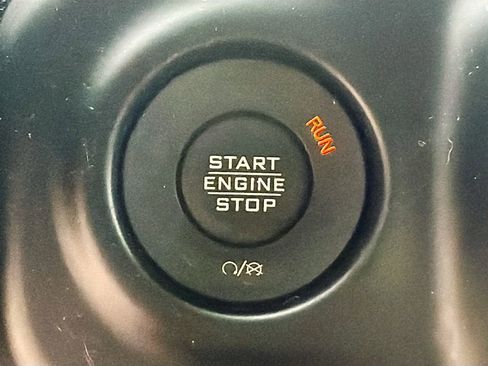 Used 2022 Jeep Wrangler Unlimited Sport AWD/4WD image 31