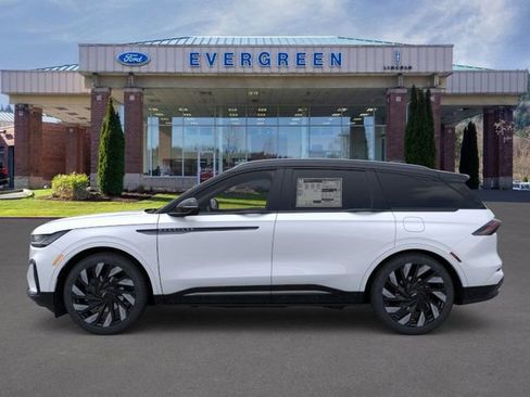 New 2026 Lincoln Nautilus Reserve w/ Jet Appearance Package AWD/4WD image 3