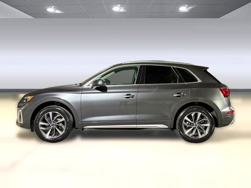 Used 2023 Audi Q5 2.0T Premium w/ Convenience Package image 2