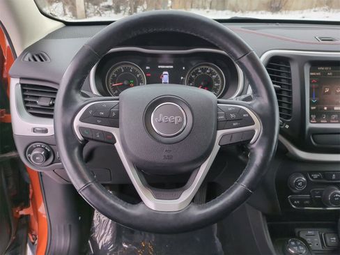 Used 2015 Jeep Cherokee Trailhawk w/ Cold Weather Group image 22