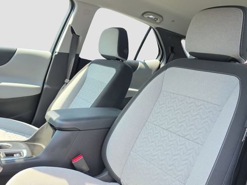 Used 2022 Chevrolet Equinox LS AWD/4WD image 7