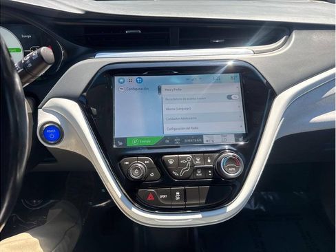 Used 2018 Chevrolet Bolt Premier w/ Infotainment Package FWD image 29