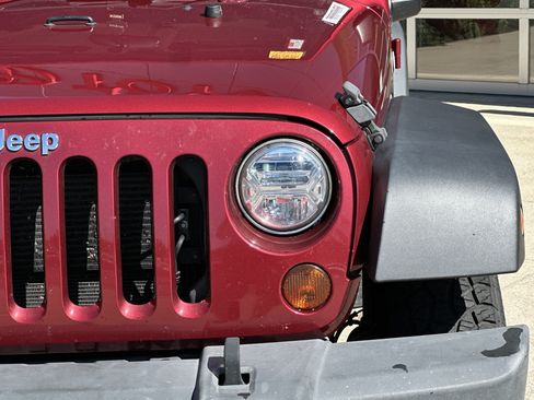 Used 2013 Jeep Wrangler Sport AWD/4WD image 11