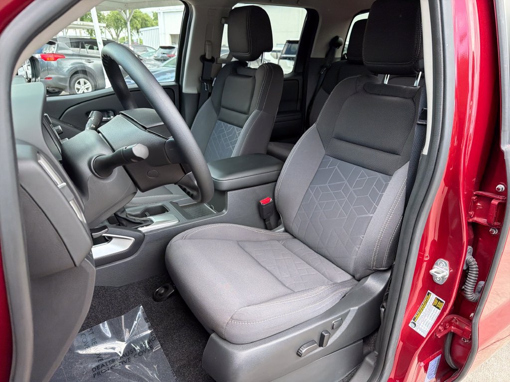 Certified 2025 Nissan Frontier SV RWD image 28