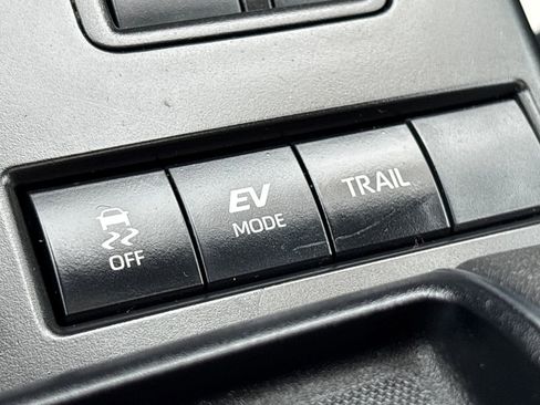 Used 2022 Toyota Highlander XLE AWD/4WD image 20