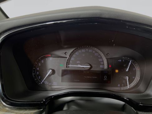 Used 2017 Cadillac XT5 FWD image 21