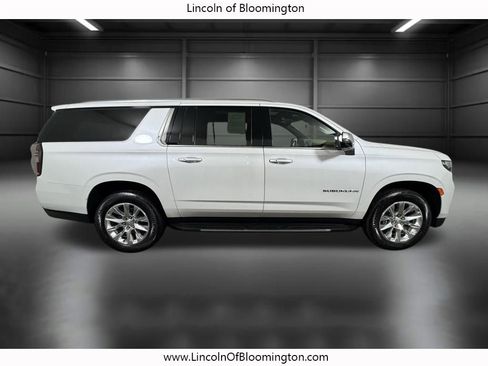 Used 2021 Chevrolet Suburban Premier w/ Premium Package image 7
